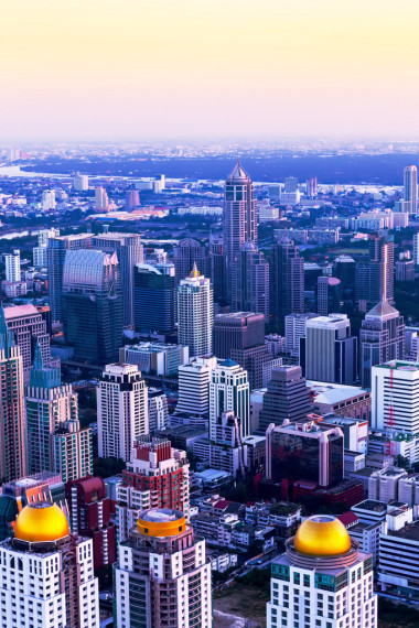 泰国在日落时市中心城市景