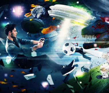 青少年玩電子游戲