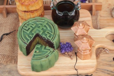 节日月亮蛋糕-中国点心、 绿茶