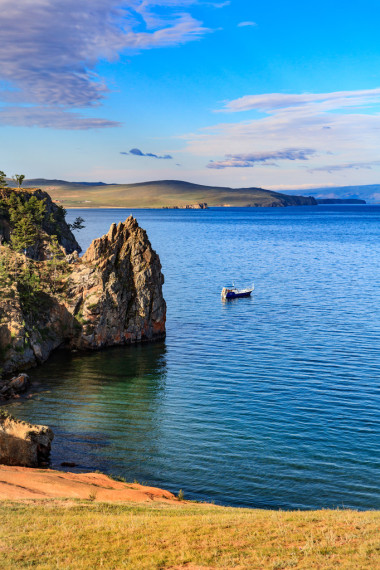 贝加尔湖。夏季的一天图片