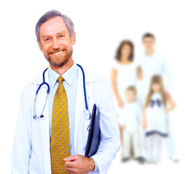 微笑的医生和家庭图片