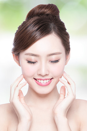 美丽的女人放松