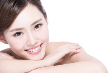 微笑有魅力的女人圖片