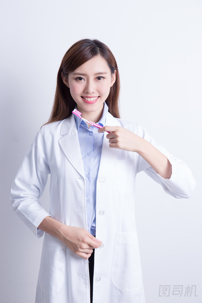 教學(xué)如何刷牙齒的牙醫(yī)圖片