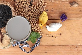 豆浆混合黑芝麻.图片