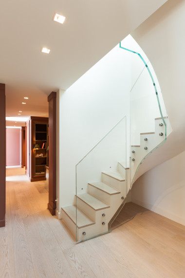 現(xiàn)代建筑樓梯圖片