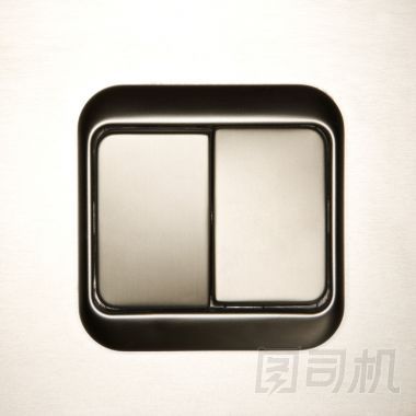 電源開關(guān)