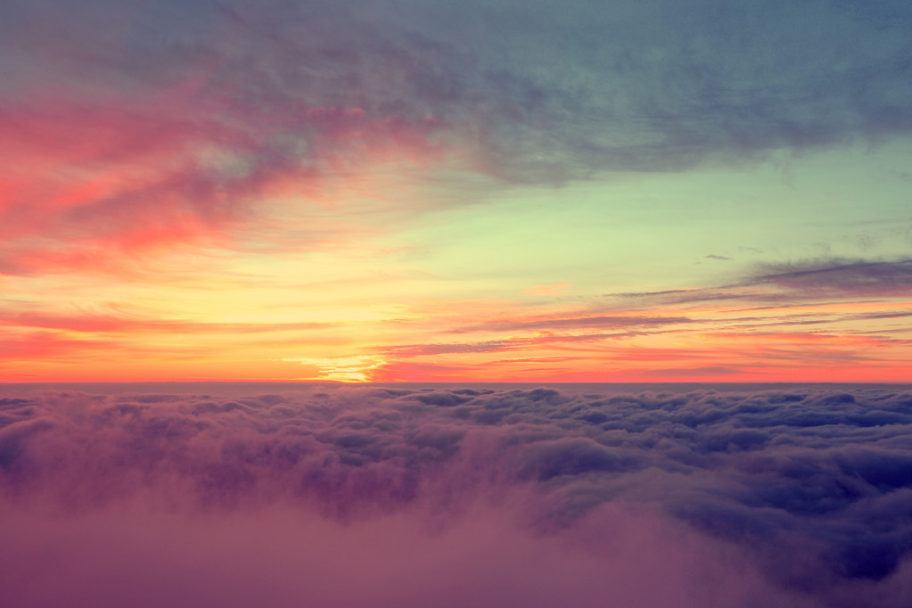 山美丽的日出图片