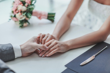 愛的情侶牽手圖片