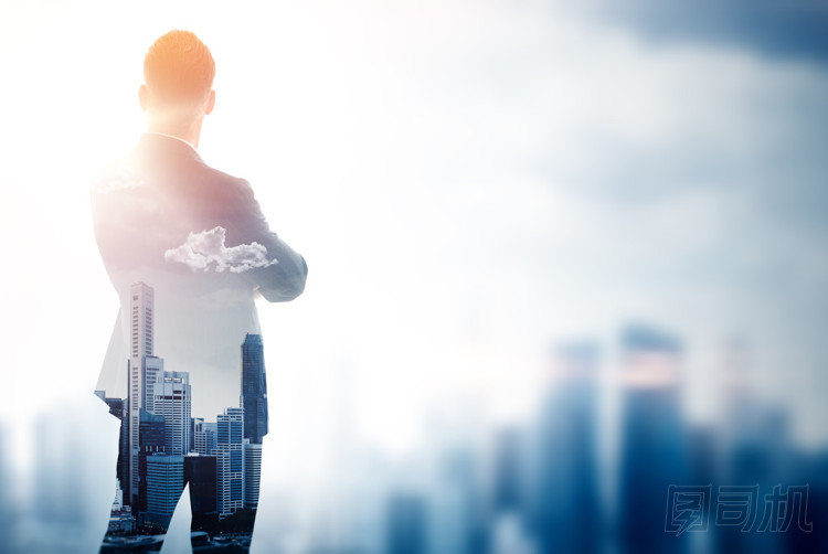 穿著時髦西裝的紳士