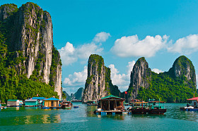 浮动的渔村图片