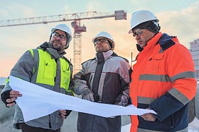 建筑工地土建工程师图片