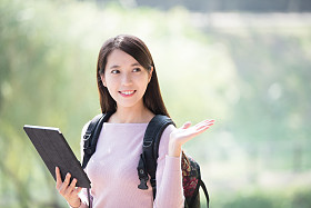 学生平板电脑与显示的东西图片