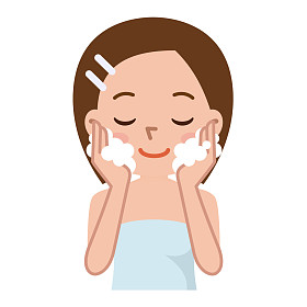 美丽的女人洗脸图片