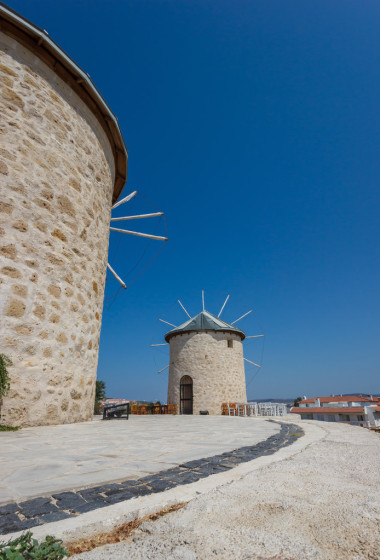 老磨坊在阿拉恰特图片