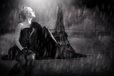 像一只貓的時尚女孩