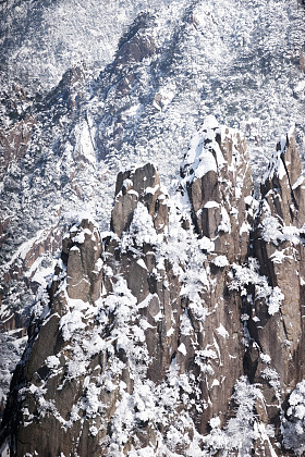 黄山山冬季的雪场景图片