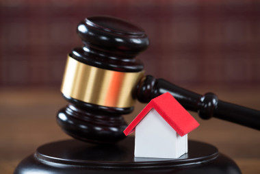 桌上的房子模型錘