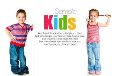 女孩和男孩旁邊白色空白