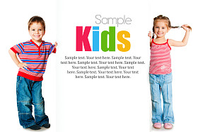 女孩和男孩旁边白色空白