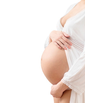 怀孕女人的腹部