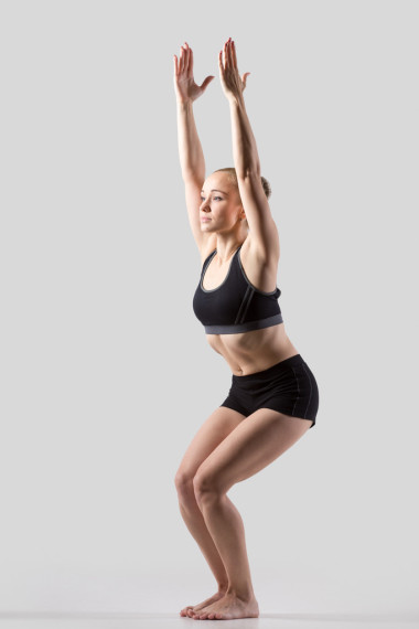 椅子瑜伽姿势图片