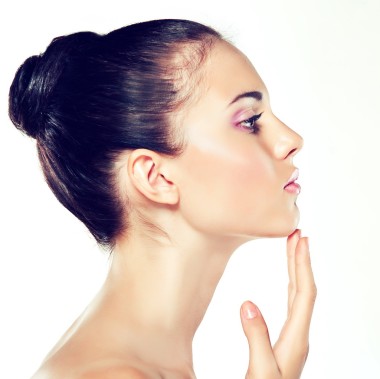 漂亮的女人和清潔皮膚