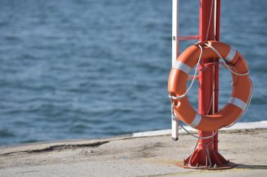 在海灘上的安全帶圖片