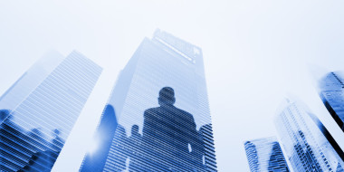 商界人士行走的剪影圖片