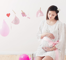 孕妇和婴儿的衣服图片