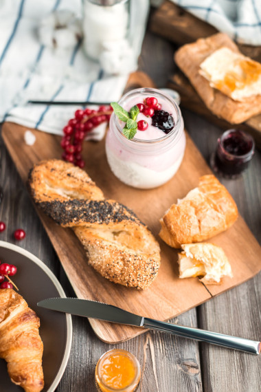 新鮮的夏季早餐圖片