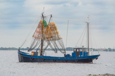 在荷蘭的格林格默號(hào)上的漁船。漁船