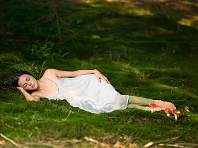 美丽的仙女睡觉图片