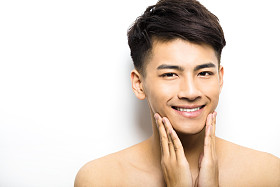 有魅力的年轻男子的肖像