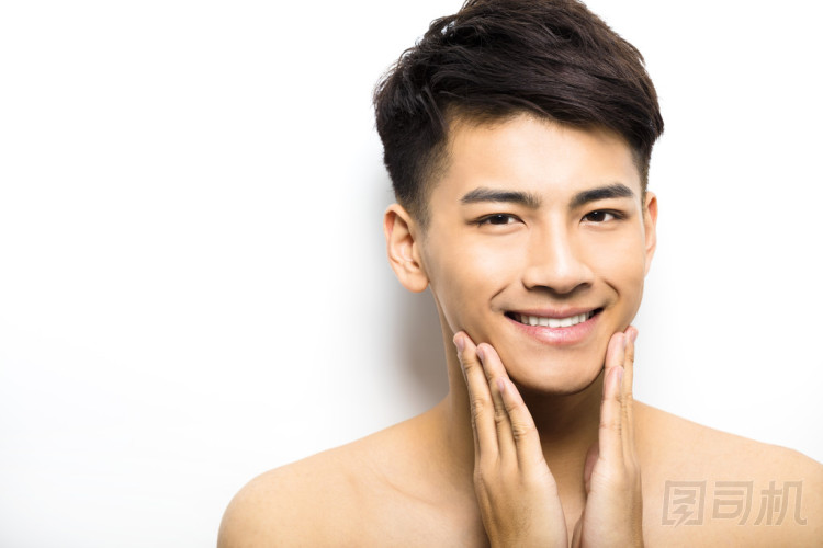 有魅力的年輕男子的肖像