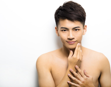 有魅力的年輕男子的肖像