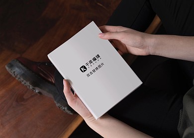 封面书的封面白色简约样机