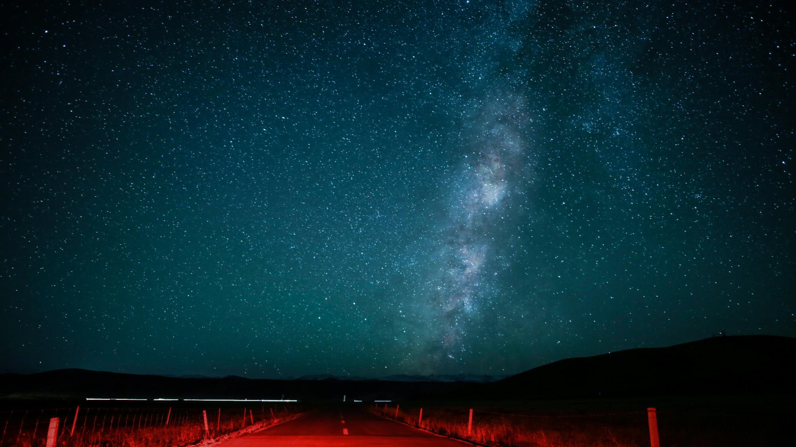 2019大氣星空IOS風(fēng)格商業(yè)計(jì)劃書模板