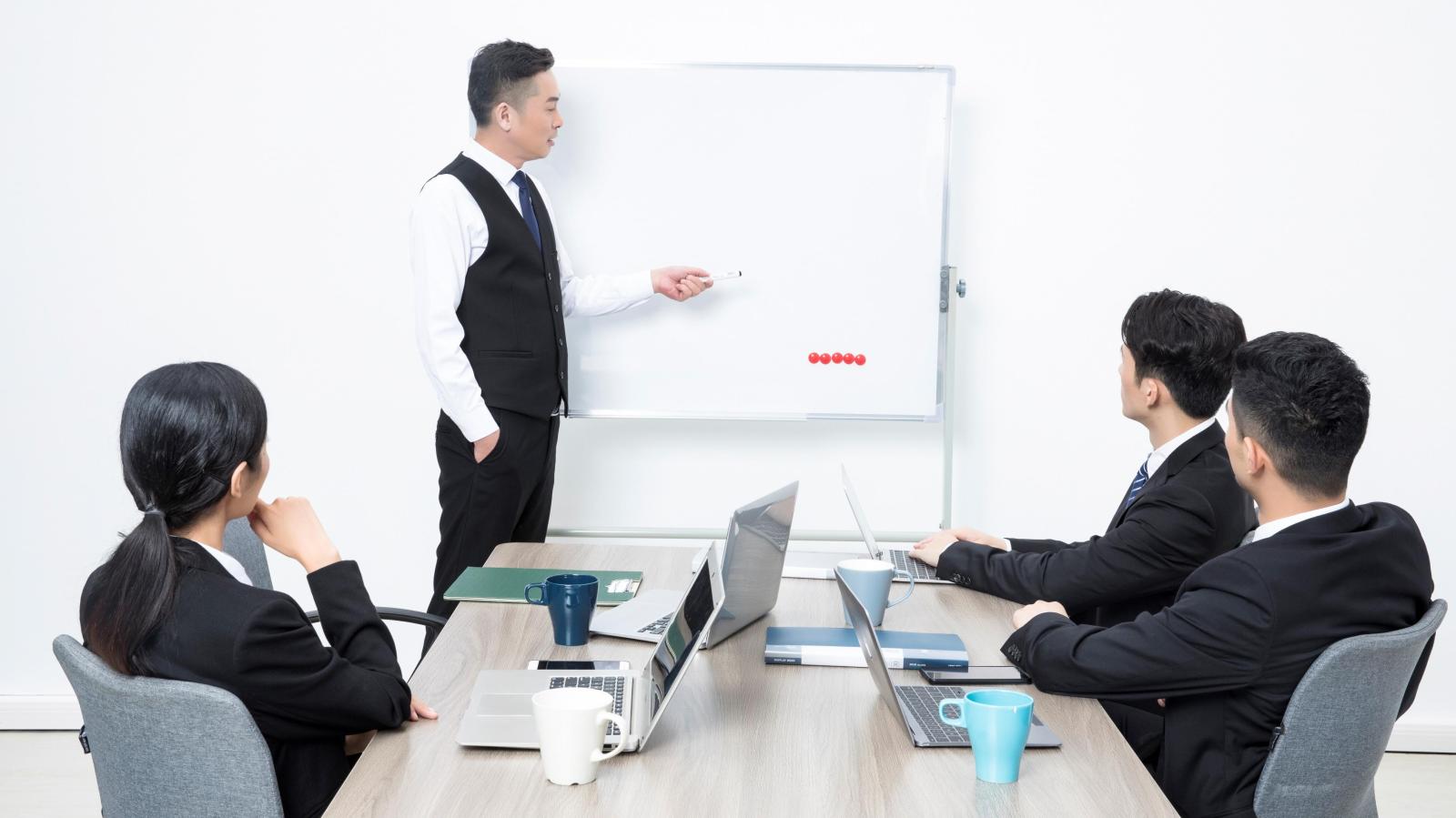 商務(wù)風(fēng)金融保險銷售培訓(xùn)課件通用PPT模板
