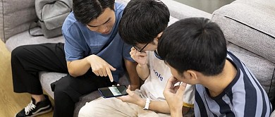 世界铁哥们儿日彩色摄影手公众号首图