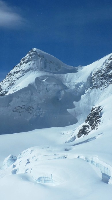 手机壁纸白色雪山蓝色天空