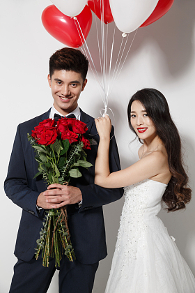 浪漫婚纱情侣图片