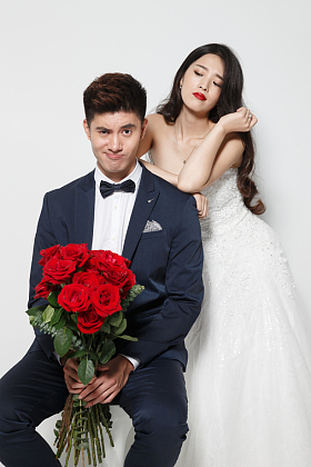 浪漫婚纱情侣图片