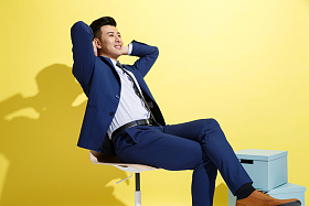 青年商务男士图片