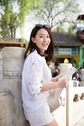 快乐女孩旅行照片