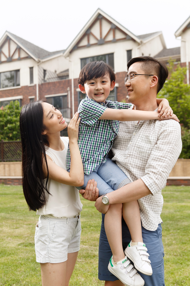 幸福的一家三口图片