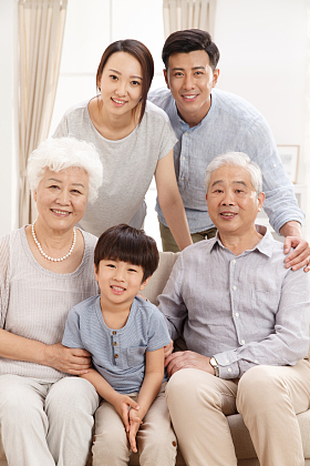 幸福家庭合影图片