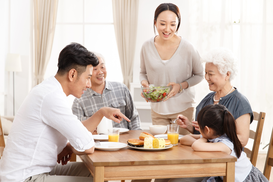幸福家庭吃早餐 幸福家庭吃早餐