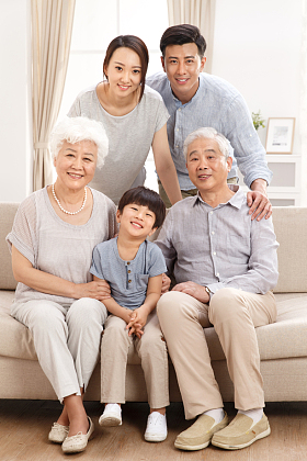 幸福家庭合影图片