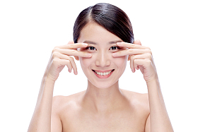 年轻美女妆面图片